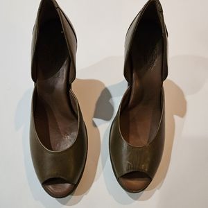 KORK EASE GREEN SUEDE NWOT SIZE 38 WEDGE SLIGHT OPEN TOE